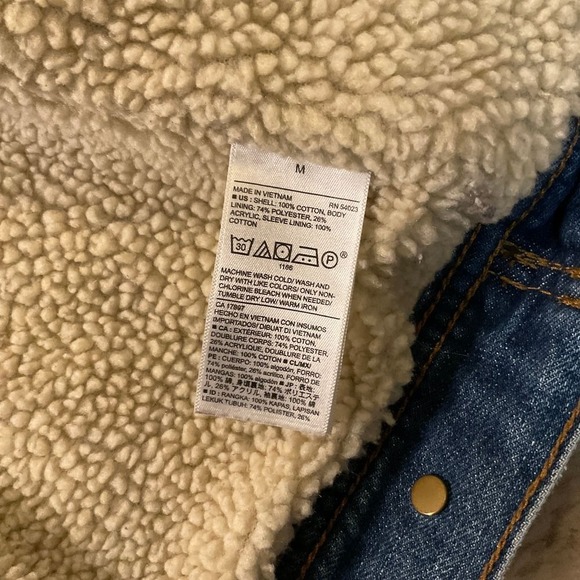 Old Navy Denim Sherpa Lined Size Medium Jean Jacket Coat Button Womens Pockets‎ - Picture 7 of 12